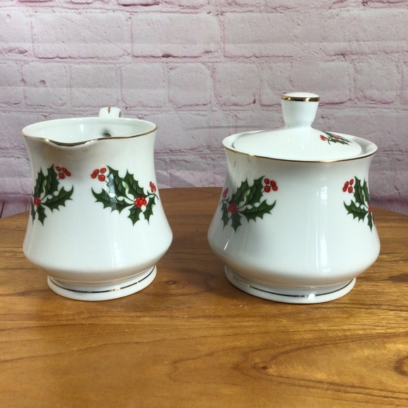 Porcelain Holly Berry Covered Sugar and Creamer Set - Made in Japan - Picture 2 of 7